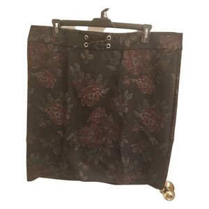 Roz & Ali Rose printed skirt.        Sc021